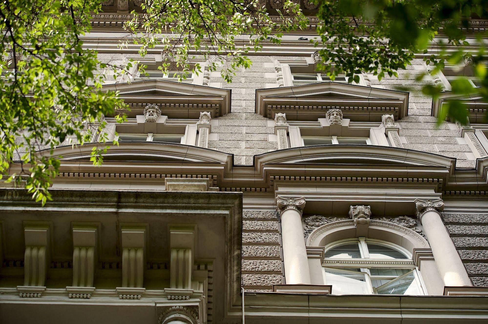 Andrassy Thai Hotel Budapest Exterior photo